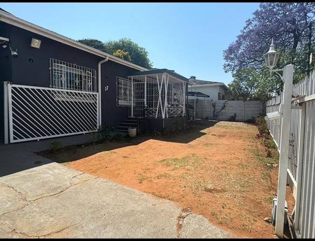 3 BEDROOM HOUSE FOR SALE IN CROSBY